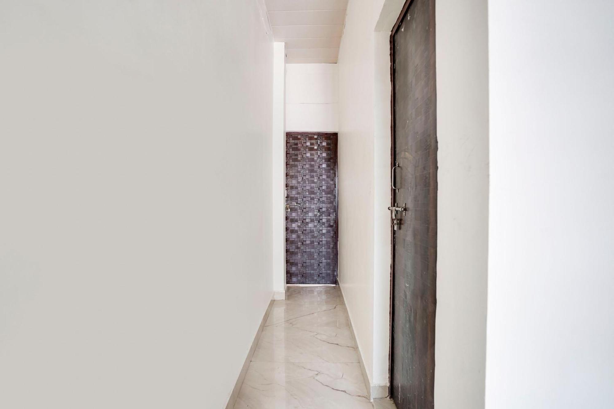 Hotel O The Moon Bareilly Eksteriør billede