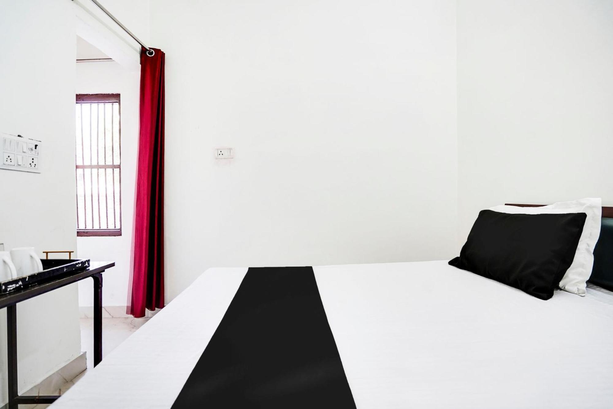 Hotel O The Moon Bareilly Eksteriør billede