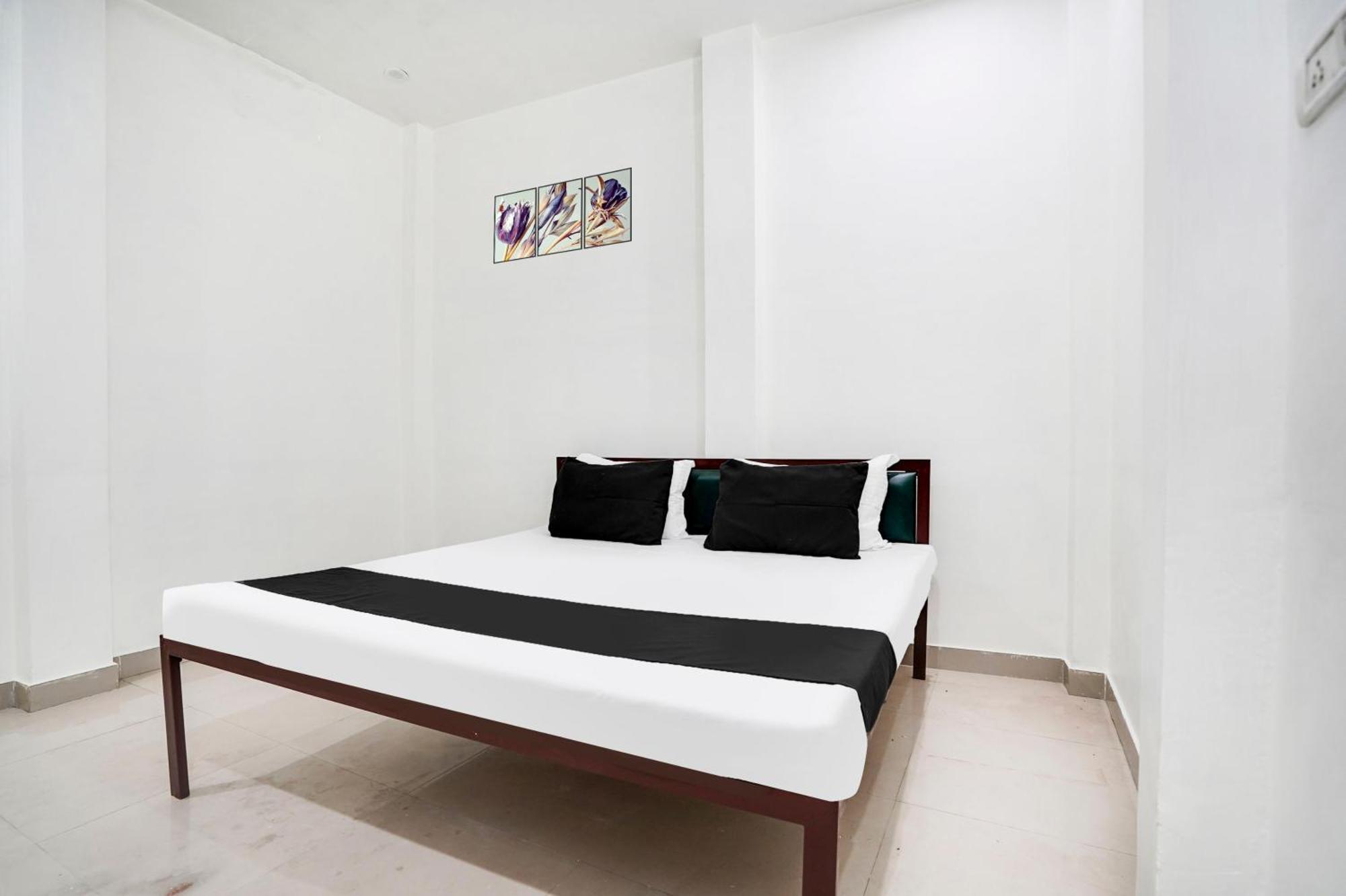 Hotel O The Moon Bareilly Eksteriør billede