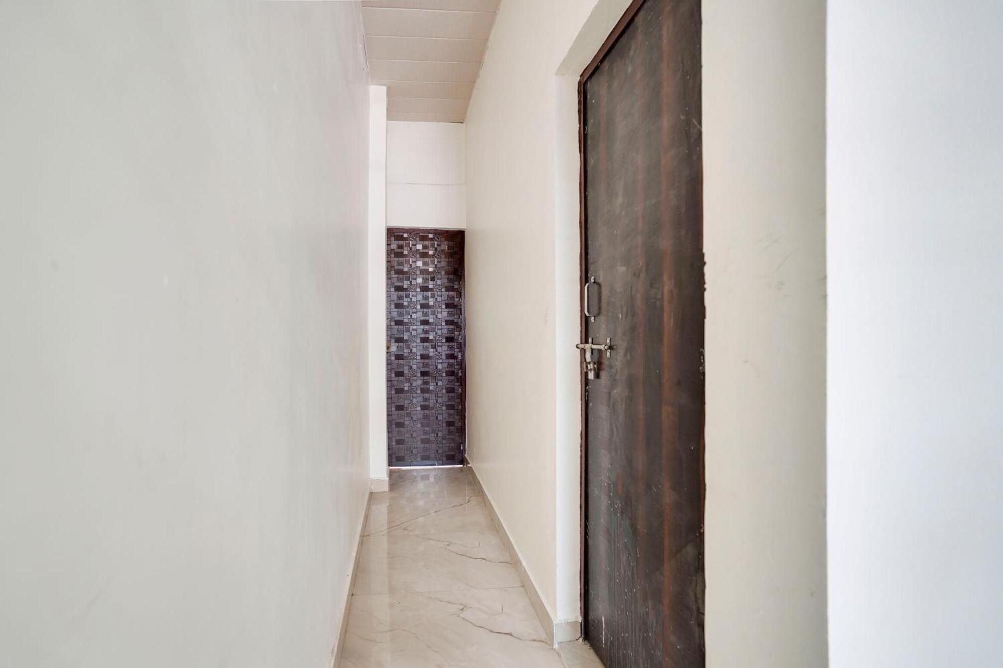 Hotel O The Moon Bareilly Eksteriør billede