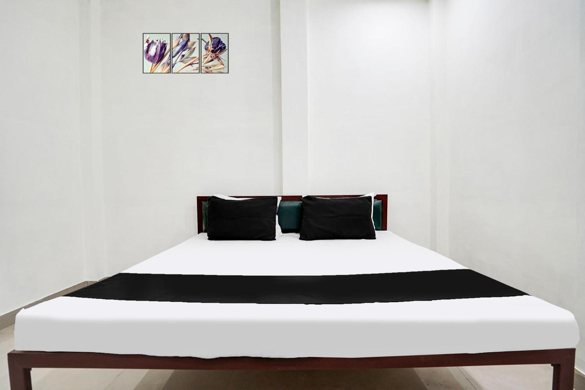 Hotel O The Moon Bareilly Eksteriør billede