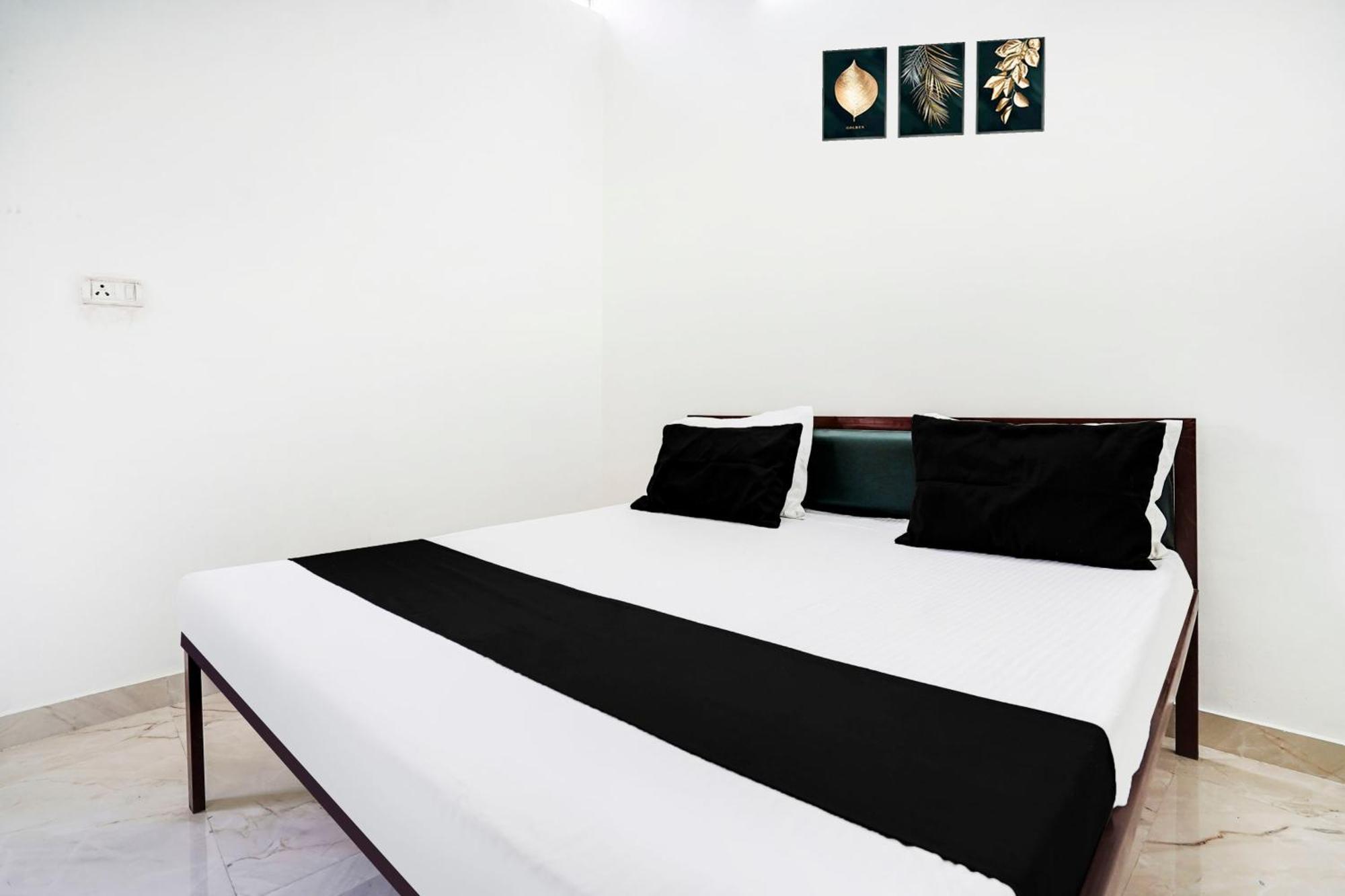 Hotel O The Moon Bareilly Eksteriør billede