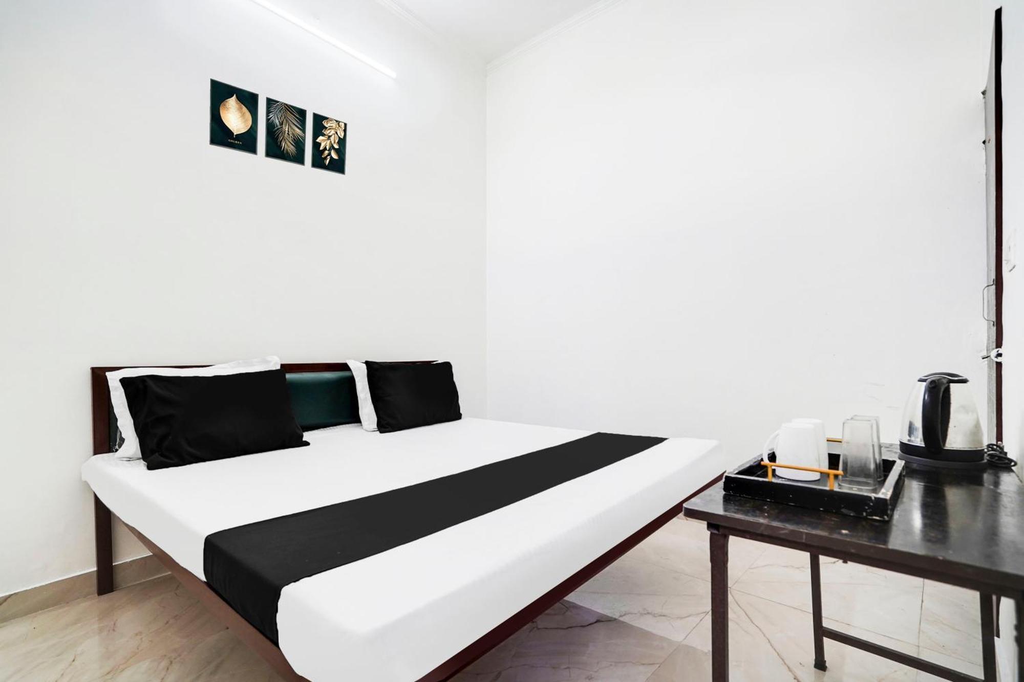 Hotel O The Moon Bareilly Eksteriør billede