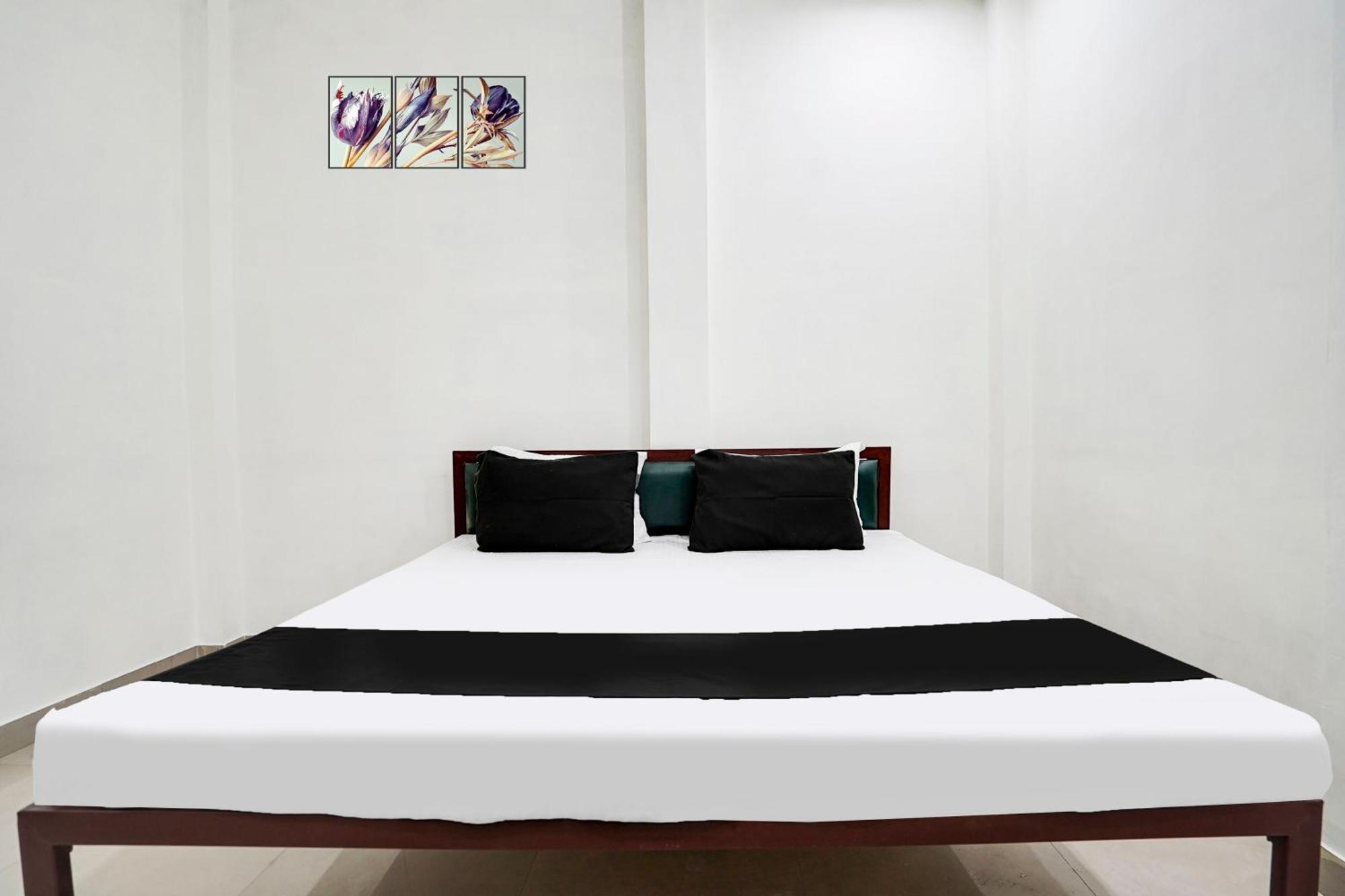 Hotel O The Moon Bareilly Eksteriør billede