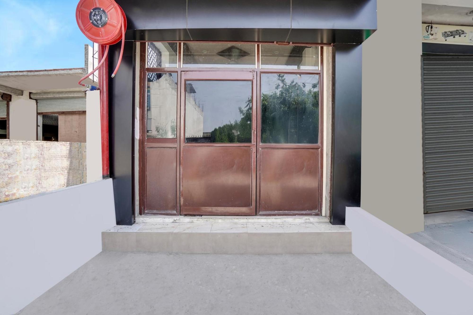 Hotel O The Moon Bareilly Eksteriør billede